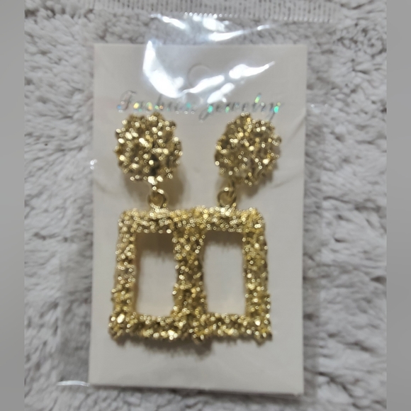 Gold colored dangle earrings - Picture 4 of 5
